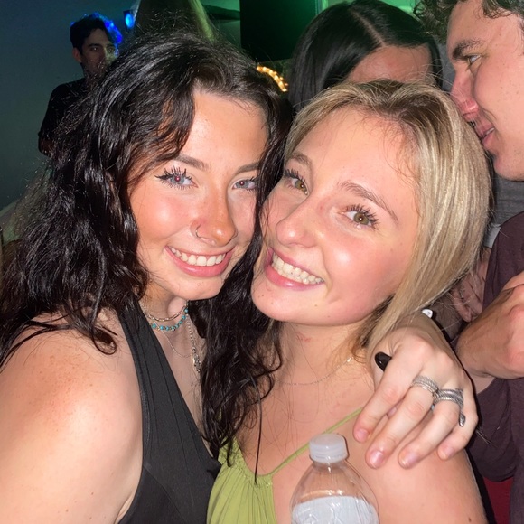 Meet your Posher, Lily - Picture 1 of 1